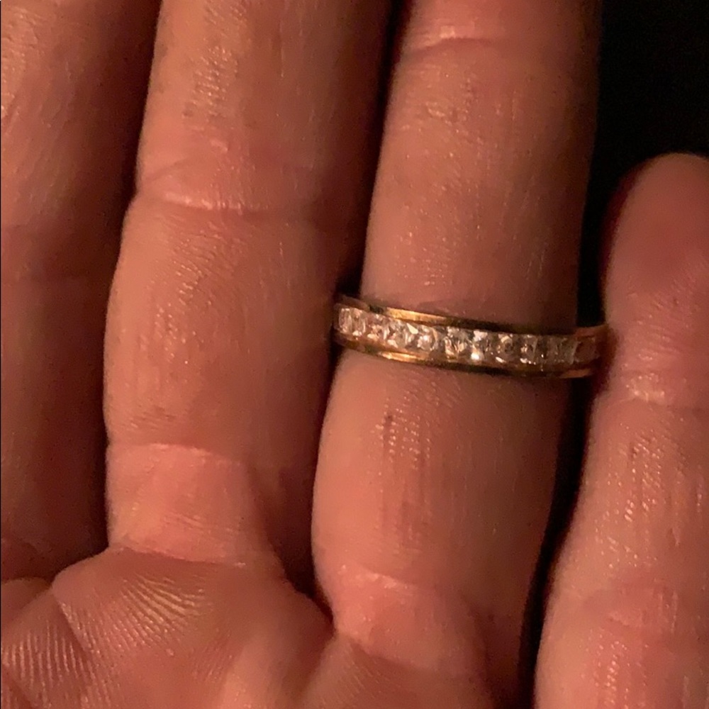 Anniversary band with diamond chip inset